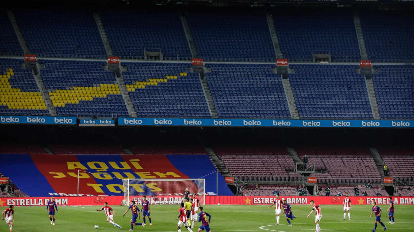 Imagen de un partido entre el Barcelona y el Athletic de Bilbao en un Camp Nou vacío